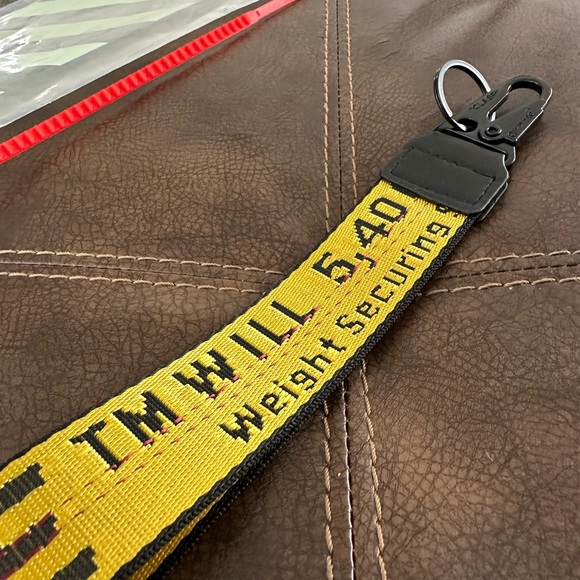 OFF-WHITE Industrial Keychain - Picture 4 of 6